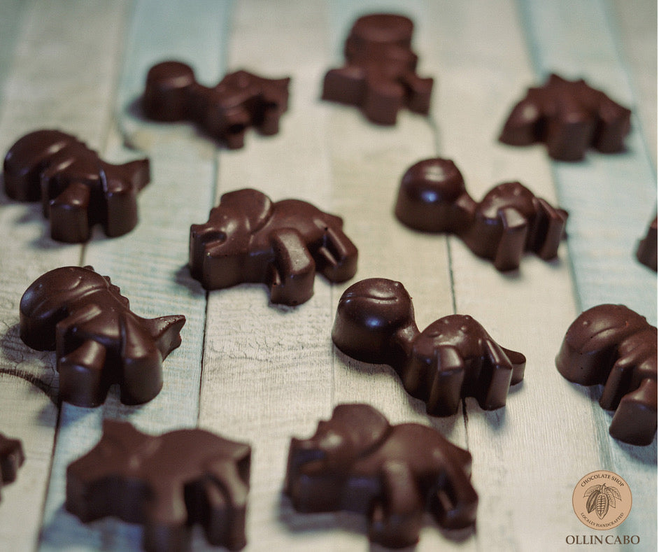 Figuras de chocolate oscuro 100 grs.